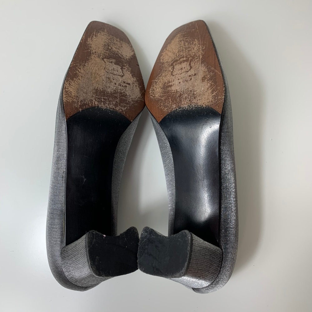 Stuart Weitzman Gray Satin Pumps, 7.5 - Picture 7 of 7
